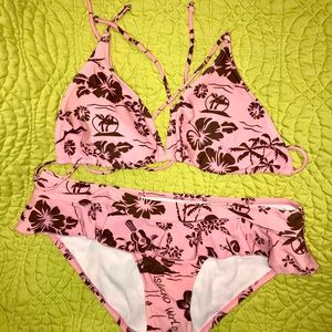 Ladies’ adorable pink/brown ruffle bottom bikini